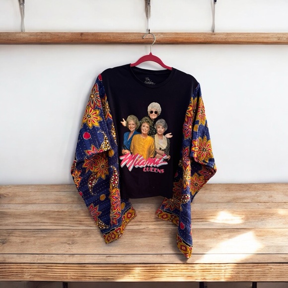 GOLDEN GIRLS Graphic T with Kantha Sleeves Boho Handmade One of A Kind - Picture 1 of 3